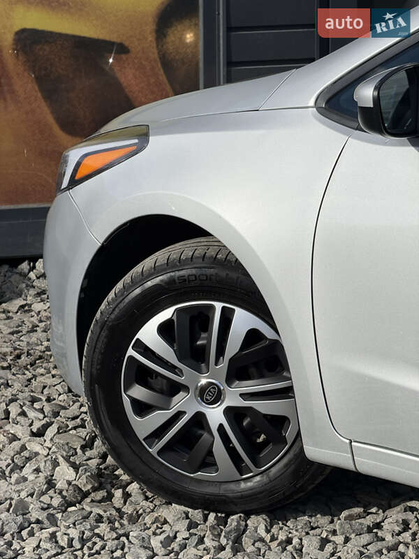 Седан Kia Forte 2017 в Стрые