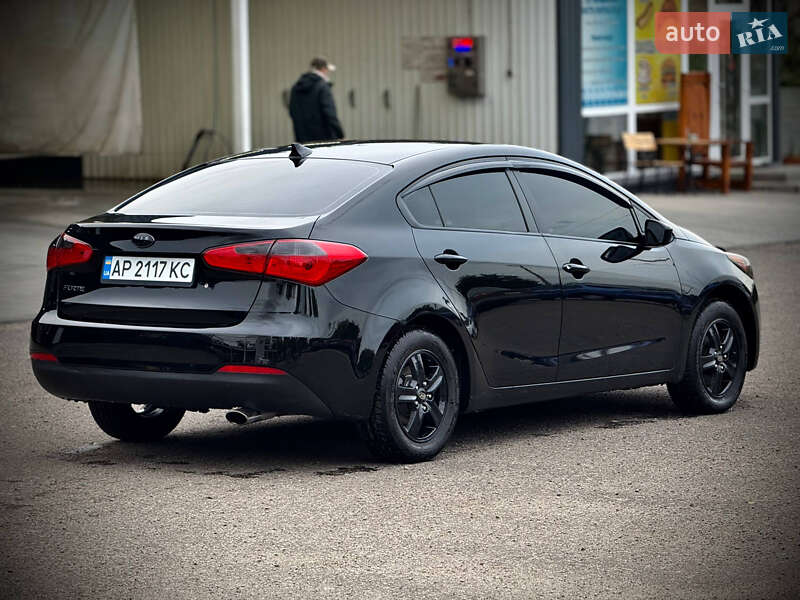 Седан Kia Forte 2015 в Запорожье