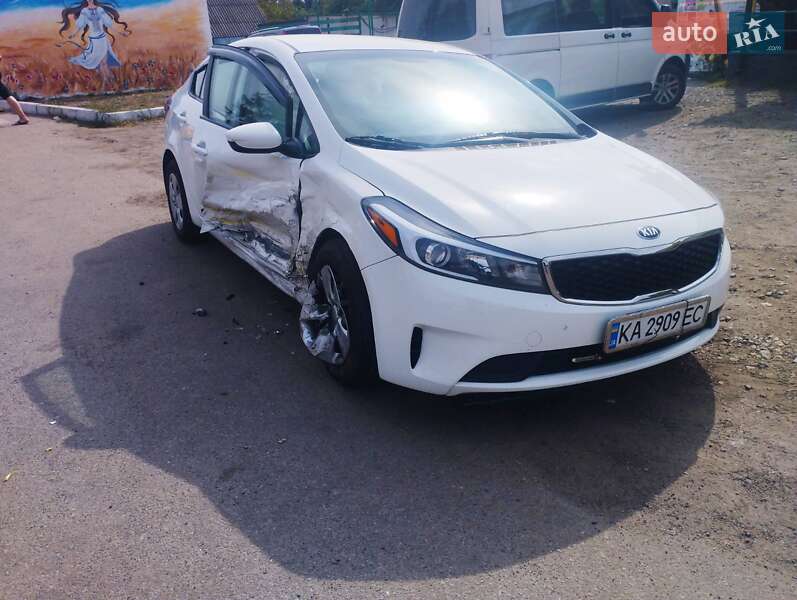 Седан Kia Forte 2016 в Киеве фото 4 Седан Kia Forte 2016 в Киеве