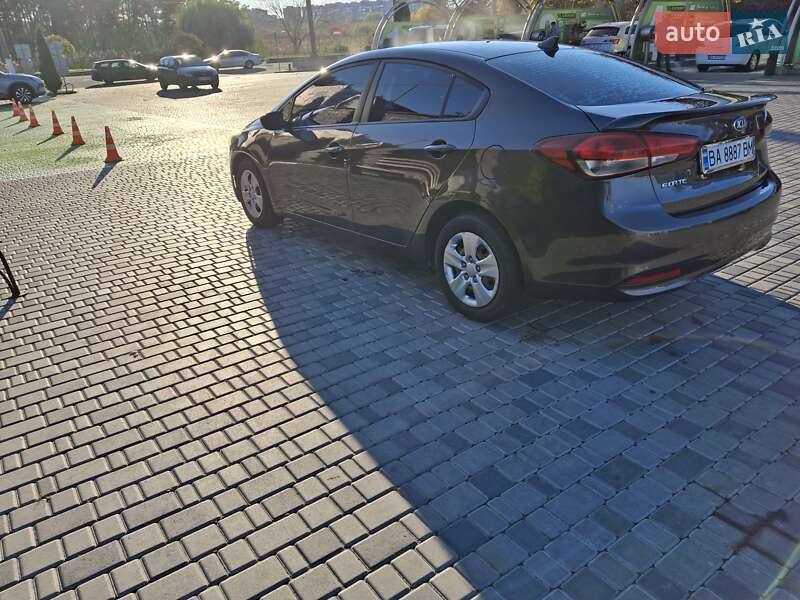 Седан Kia Forte 2017 в Кропивницком