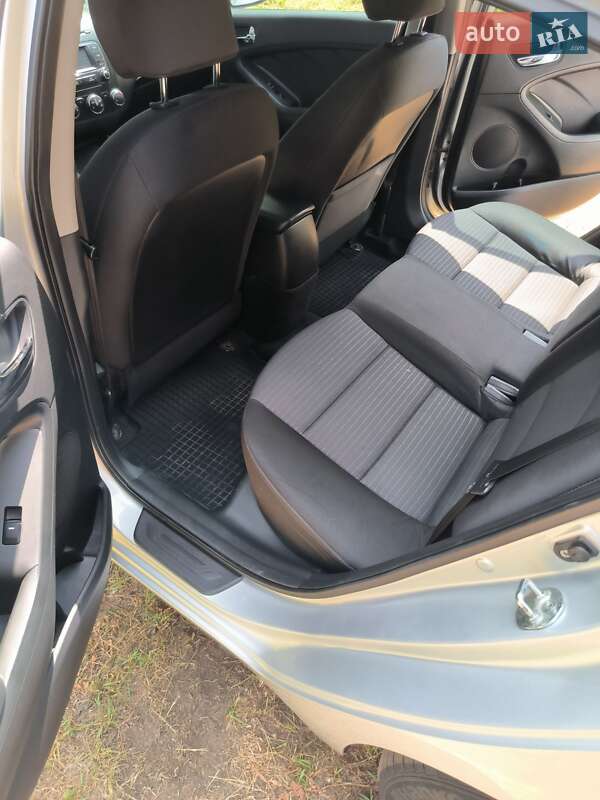 Седан Kia Forte 2015 в Кропивницком