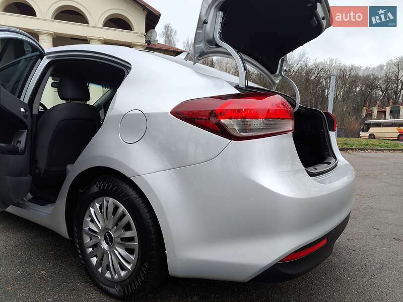 Седан Kia Forte 2016 в Киеве