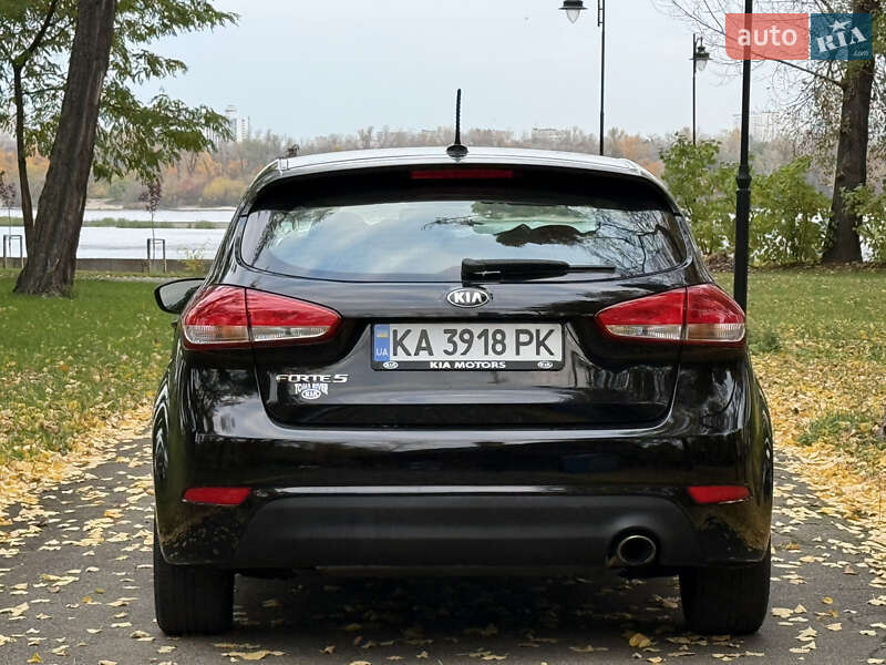 Хэтчбек Kia Forte 2016 в Киеве