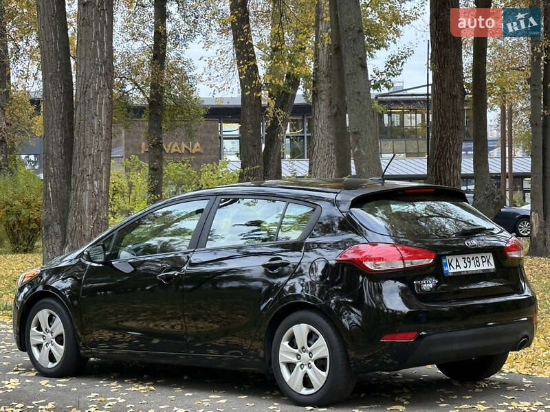 Хэтчбек Kia Forte 2016 в Киеве