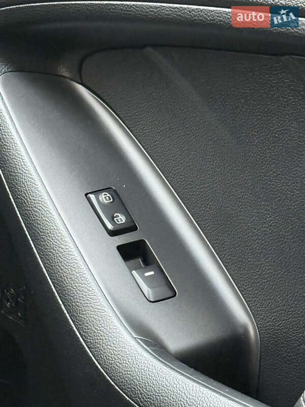 Хэтчбек Kia Forte 2016 в Киеве