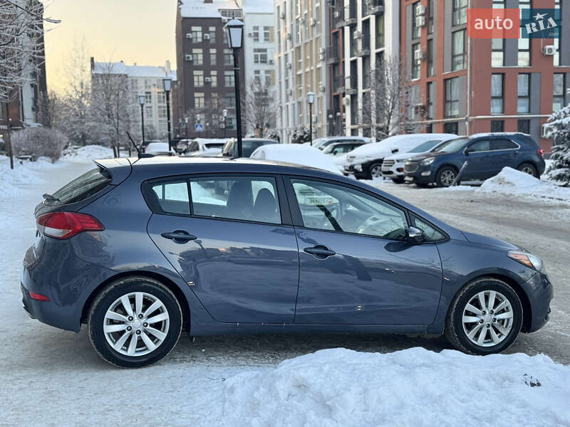 Хэтчбек Kia Forte 2015 в Киеве