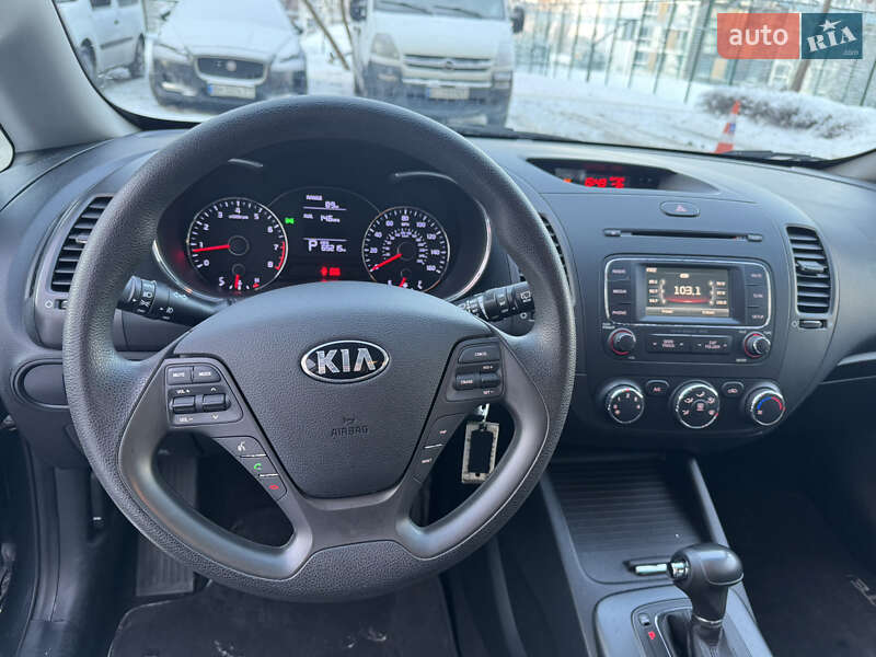 Хэтчбек Kia Forte 2015 в Киеве