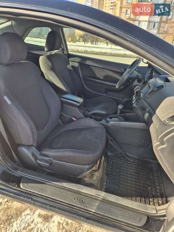 Купе Kia Forte 2010 в Киеве