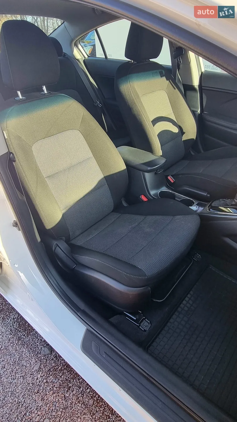 2016 Kia Forte - мініатюра 11