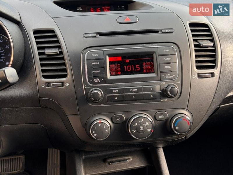 Седан Kia Forte 2016 в Киеве фото 10 Седан Kia Forte 2016 в Киеве
