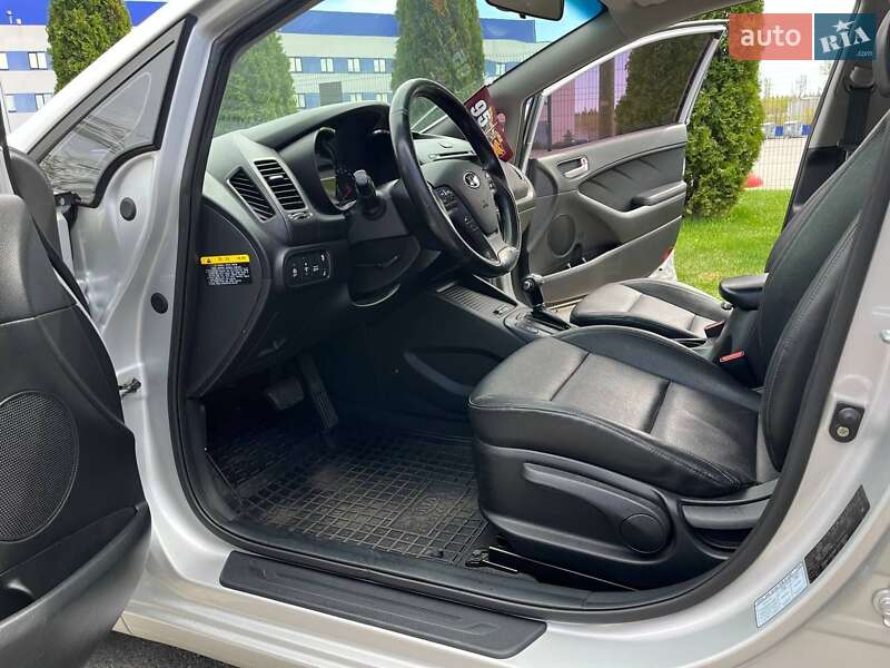 Седан Kia K3 2015 в Киеве