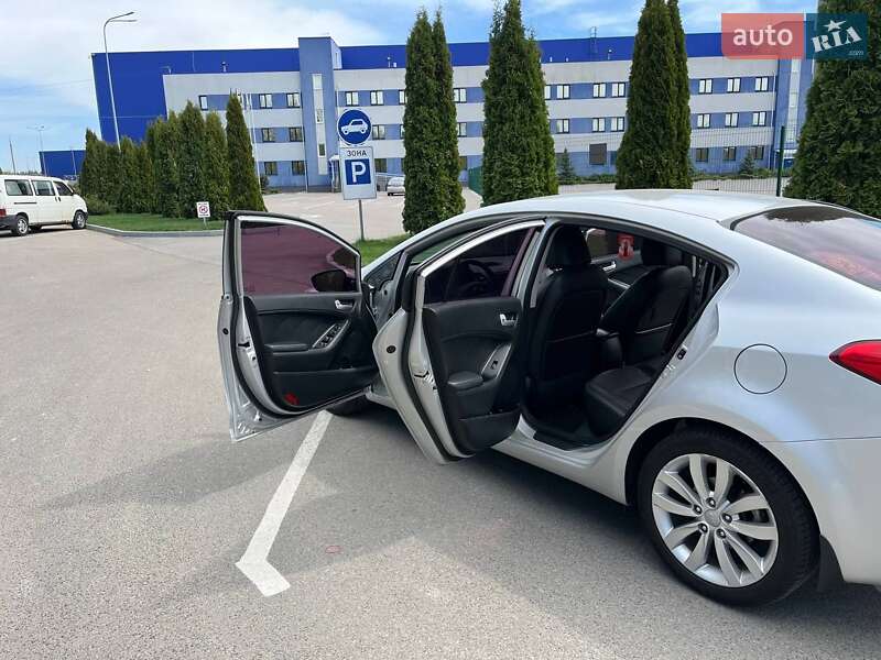 Седан Kia K3 2015 в Киеве