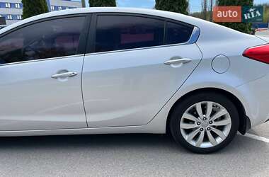 Седан Kia K3 2015 в 