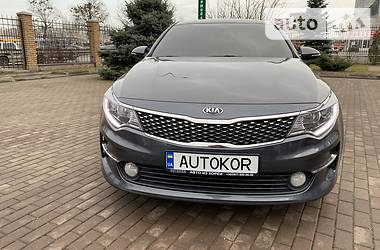 Седан Kia K5 2016 в Киеве