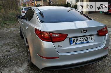 Седан Kia K5 2015 в 