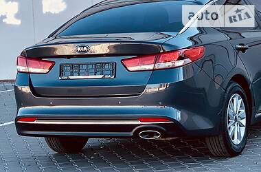 Седан Kia K5 2016 в 
