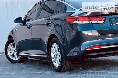 Седан Kia K5 2016 в 