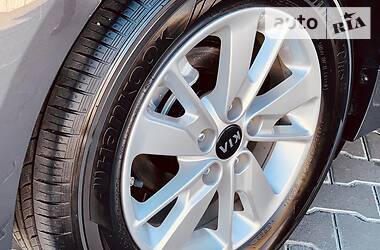 Седан Kia K5 2016 в 