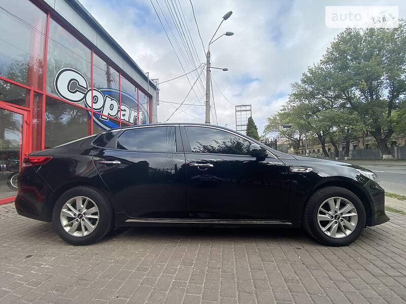 Седан Kia K5 2016 в Одесі