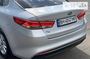 Седан Kia K5 2015 в Одессе