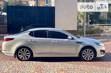 Седан Kia K5 2012 в 