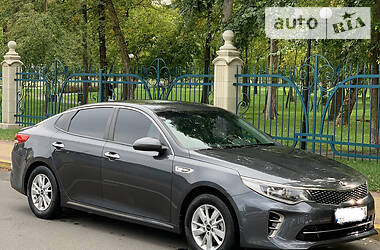 Седан Kia K5 2016 в Киеве