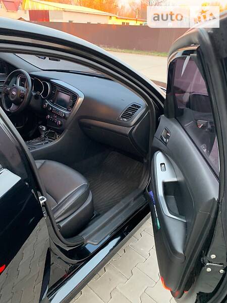 Седан Kia K5 2014 в Барышевке