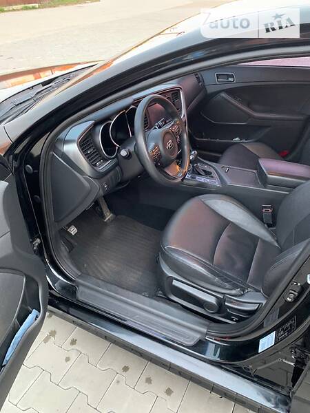 Седан Kia K5 2014 в Барышевке