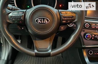 Седан Kia K5 2014 в Барышевке