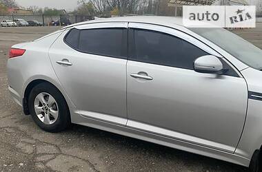 Седан Kia K5 2013 в Барышевке