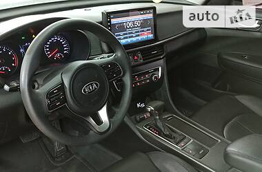 Седан Kia K5 2016 в Киеве