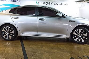 Седан Kia K5 2016 в Киеве