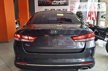 Седан Kia K5 2015 в Харькове