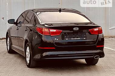 Седан Kia K5 2014 в Одессе