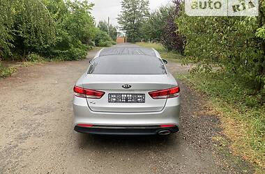 Седан Kia K5 2016 в Киеве