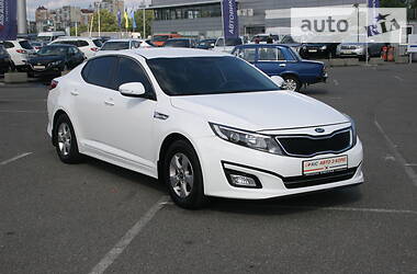 Седан Kia K5 2015 в Киеве