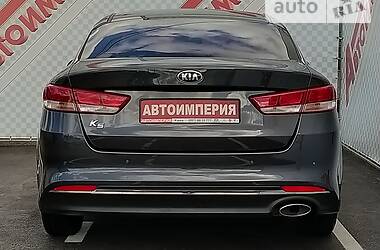 Седан Kia K5 2016 в Киеве