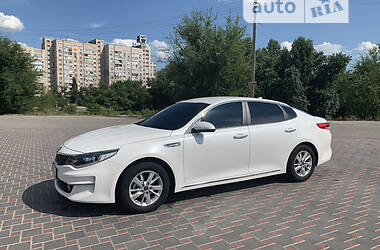 Седан Kia K5 2016 в Запорожье