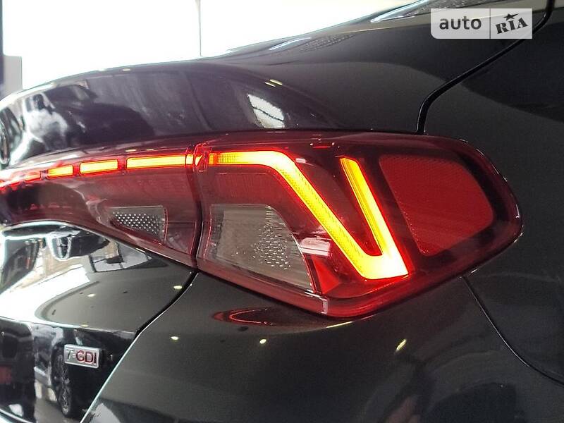 Седан Kia K5 2020 в Киеве
