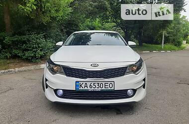 Седан Kia K5 2018 в Калуші