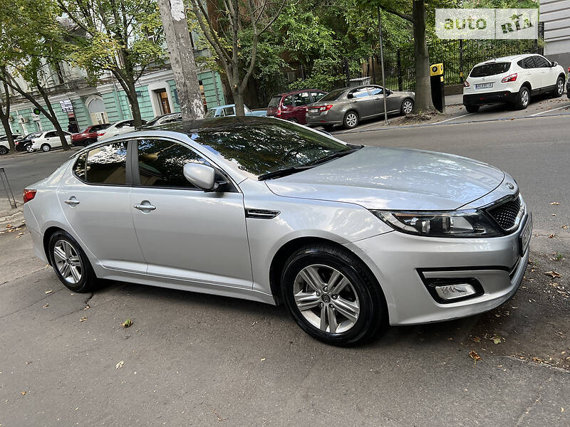 Седан Kia K5 2013 в Дніпрі