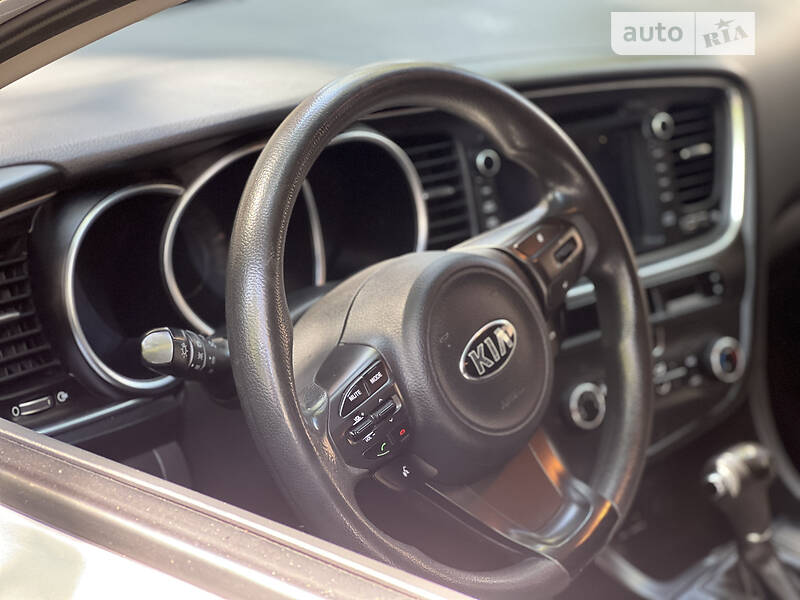 Седан Kia K5 2013 в Дніпрі