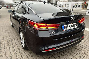Седан Kia K5 2017 в Киеве