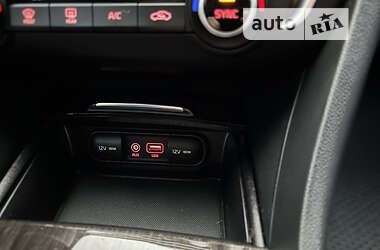 Седан Kia K5 2017 в Киеве
