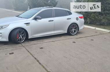 Седан Kia K5 2015 в 