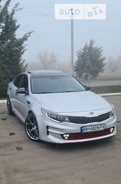 Седан Kia K5 2015 в Ізмаїлі