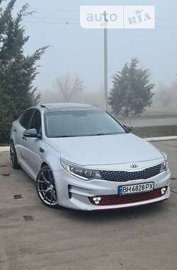 Седан Kia K5 2015 в 