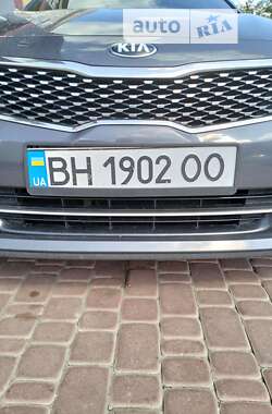 Седан Kia K5 2016 в 