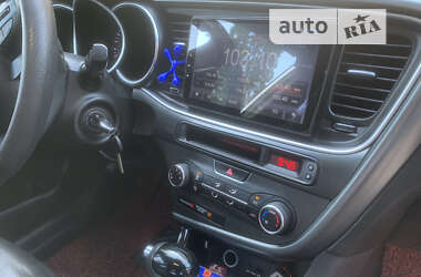Седан Kia K5 2013 в 