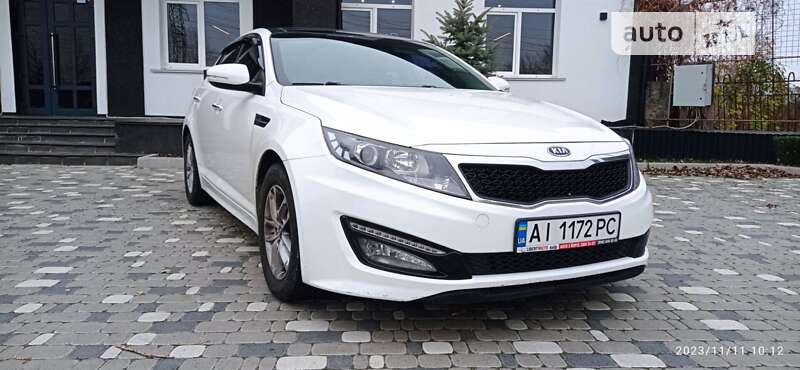 Седан Kia K5 2012 в Вишгороді